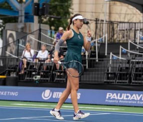 ewc电竞世界杯官网-王欣瑜2-1逆转格鲁比奇，跻身WTA250克利夫兰站四强