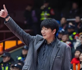 ewc电竞世界杯官网-CBA大黑马，签约2米12内线悍将！北京队、广东队争冠拦路虎来了